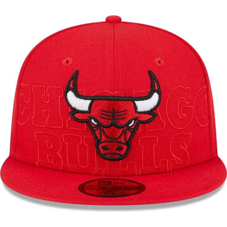 NEW ERA FLAT BRIM 59FIFTY DRAFT EDITION 2023 CHICAGO BULLS NBA RED FITTED CAP